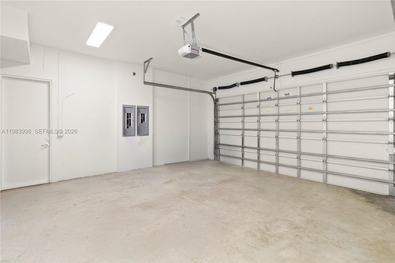 2217 NE 17th Ter, Wilton Manors, FL 33305 Photo