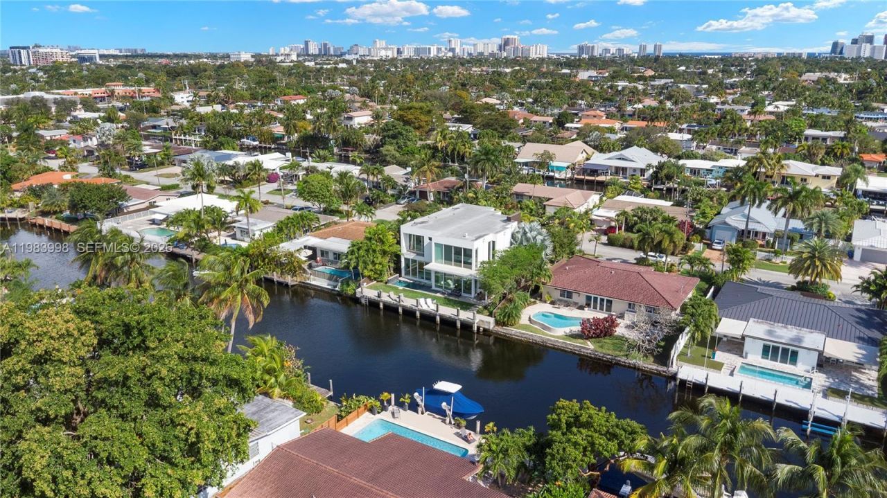 2217 NE 17th Ter, Wilton Manors, FL 33305 Photo