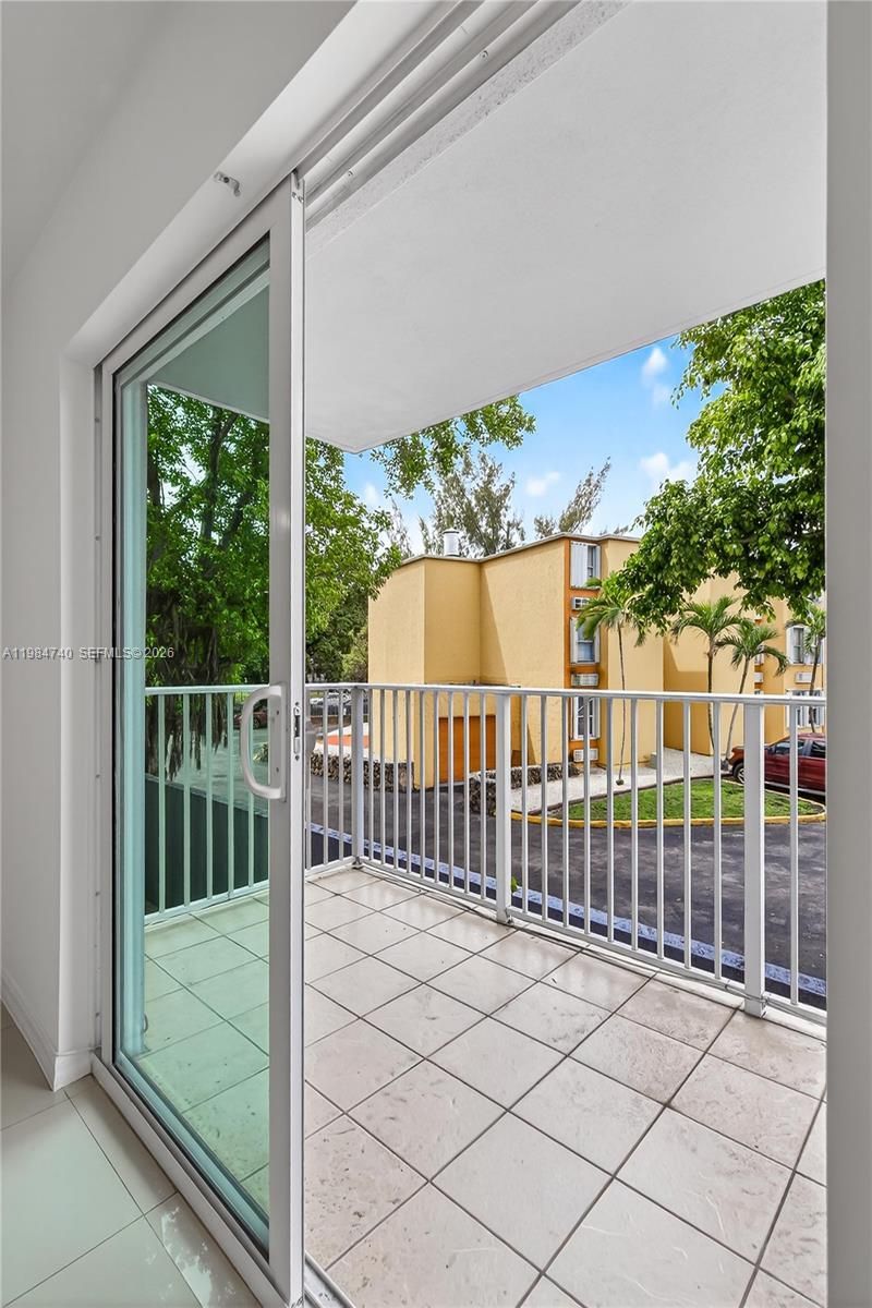 2475 NW 16th St Rd , Unit 211, Miami, FL 33125 Photo