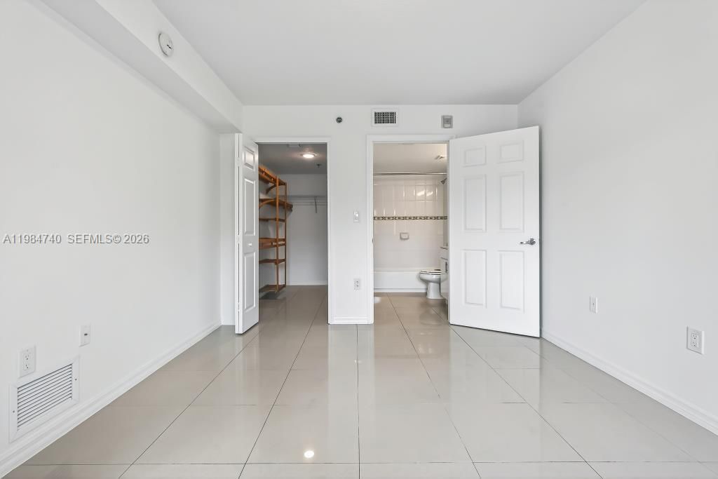 2475 NW 16th St Rd , Unit 211, Miami, FL 33125 Photo