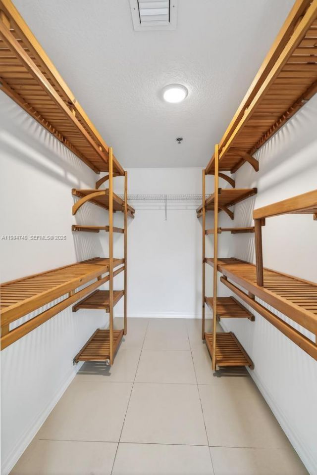 2475 NW 16th St Rd , Unit 211, Miami, FL 33125 Photo