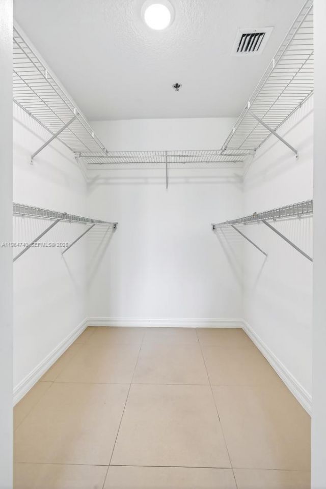 2475 NW 16th St Rd , Unit 211, Miami, FL 33125 Photo