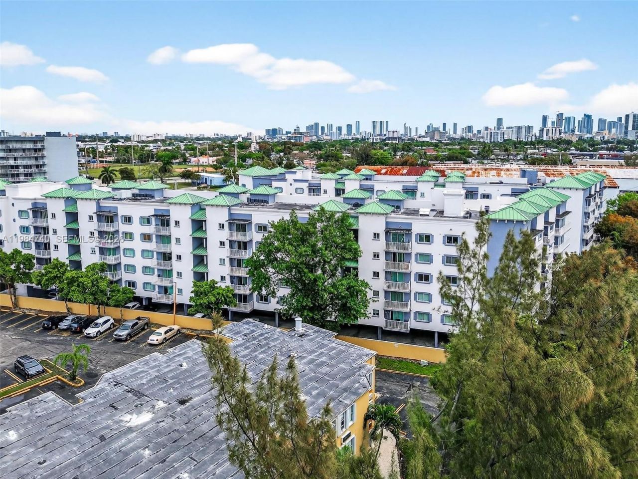 2475 NW 16th St Rd , Unit 211, Miami, FL 33125 Photo