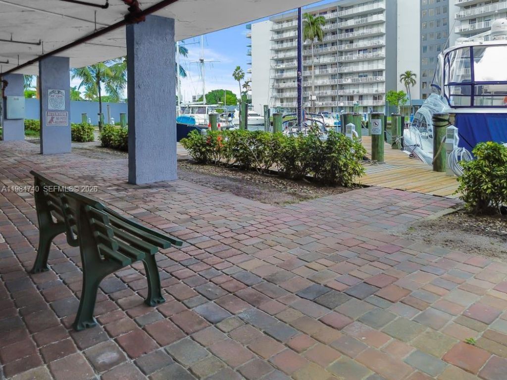 2475 NW 16th St Rd , Unit 211, Miami, FL 33125 Photo