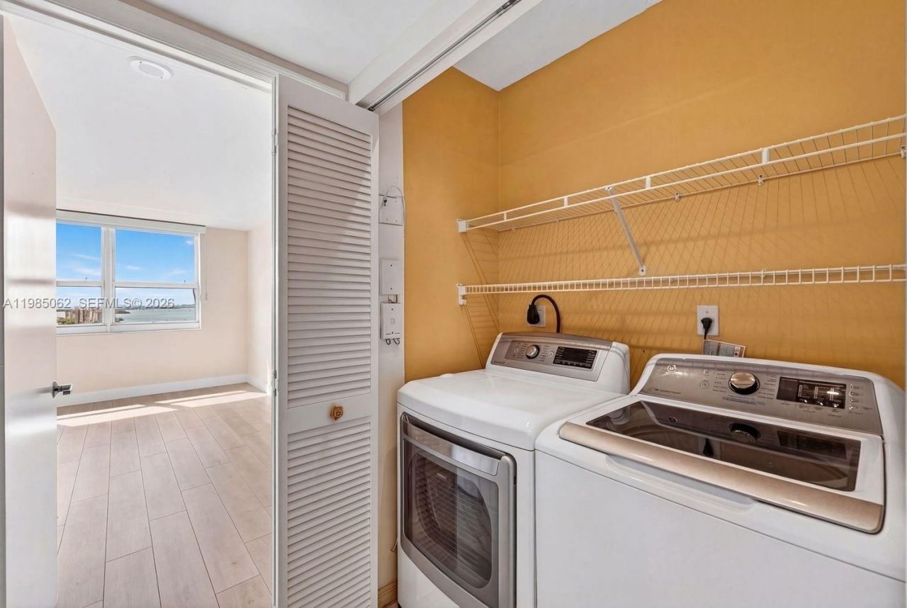 90 Alton Rd, Unit 1810, Miami Beach, FL 33139 Photo