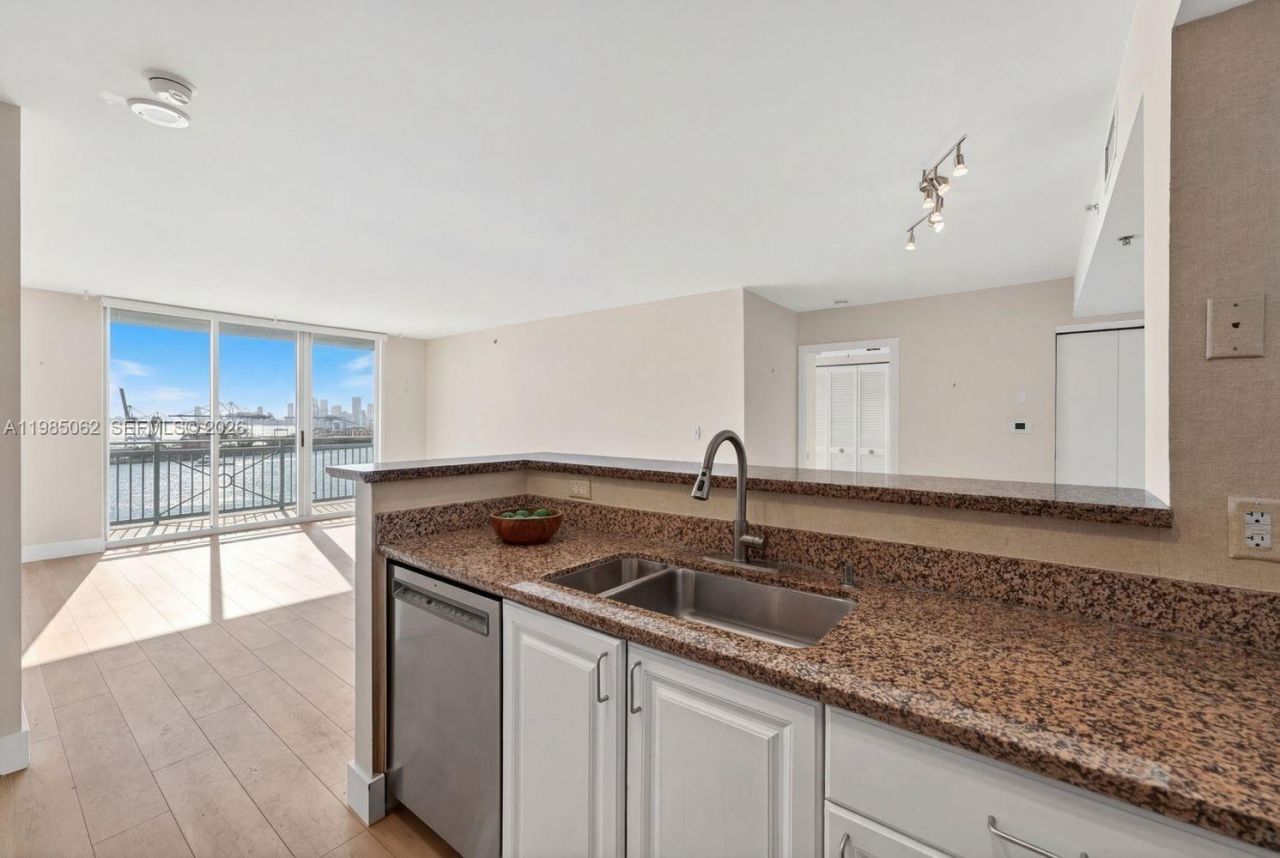 90 Alton Rd, Unit 1810, Miami Beach, FL 33139 Photo