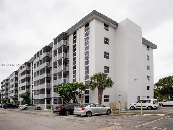 16950 W Dixie Hwy, Unit A-529, North Miami Beach, FL 33160