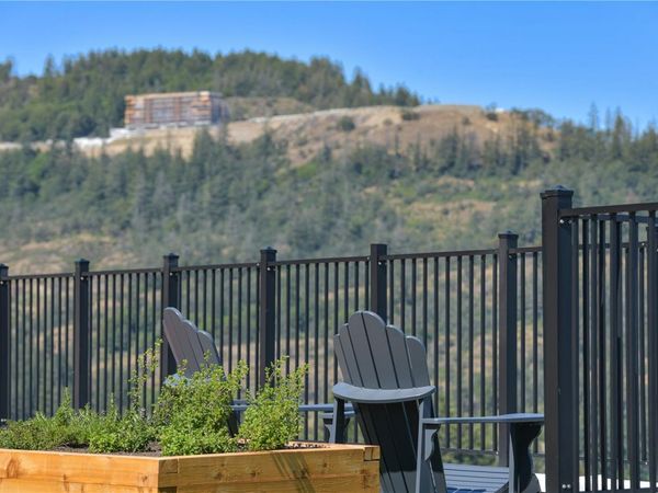 1114 Samar Cres , Unit 204, Langford, BC V9B 7C5