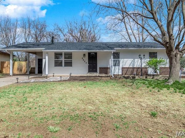 2425 Lindsay Lane, Florissant, MO 63031