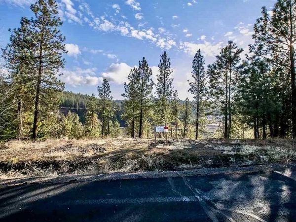 2410 E Hangman Creek Ln, Spokane, WA 99004