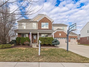 49503 Gracechurch Road, Macomb Twp, MI 48044