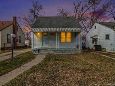 20035 Ashton Avenue, Detroit, MI 48219