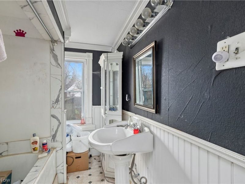 208 Glenwood Street, Elyria, OH 44035 Photo 13