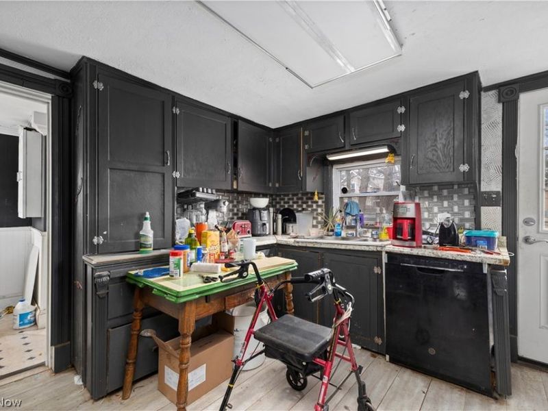 208 Glenwood Street, Elyria, OH 44035 Photo 9