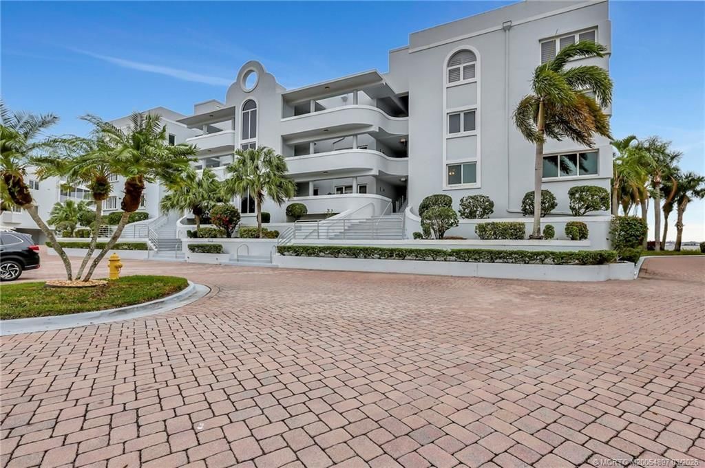 1140 SW Chapman Way, Unit 401, Palm City, FL 34990 Photo