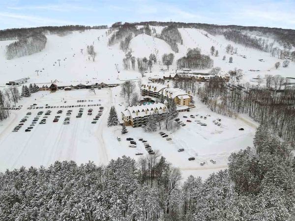 5620 Highlands Drive,, Unit 645, Harbor Springs, MI 49740