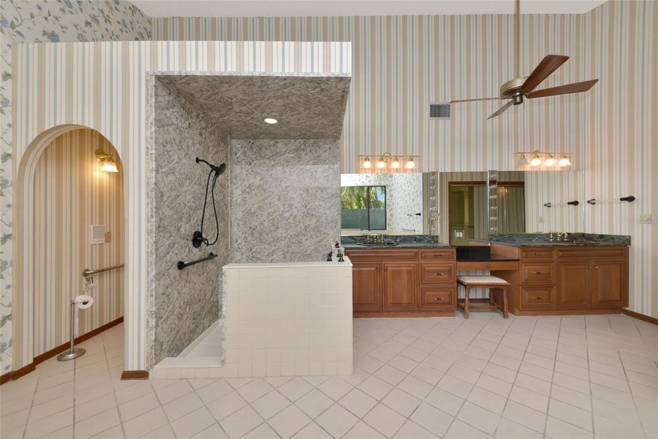 1316 Riverview Circle, Bradenton, FL 34209 Photo