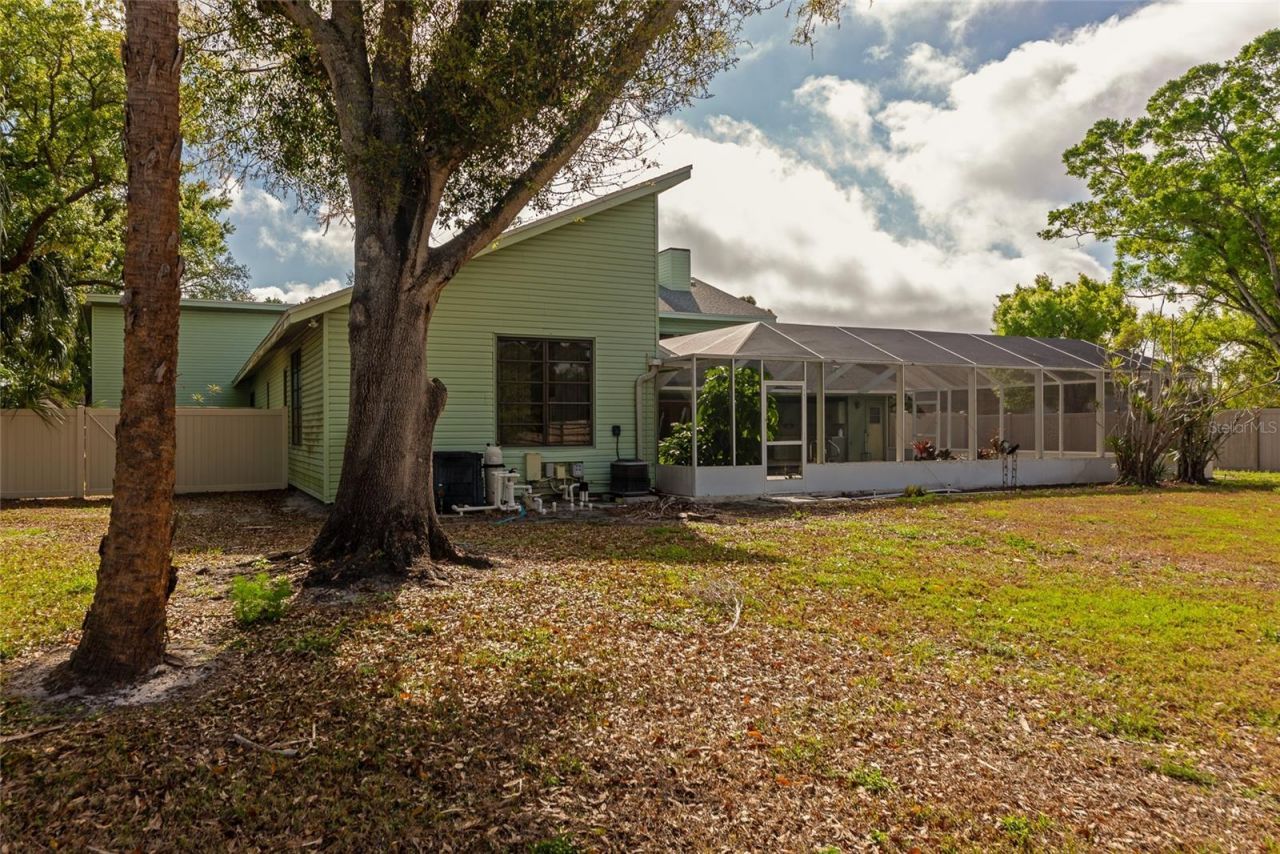 1316 Riverview Circle, Bradenton, FL 34209 Photo