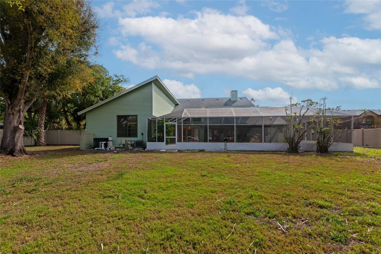 1316 Riverview Circle, Bradenton, FL 34209 Photo