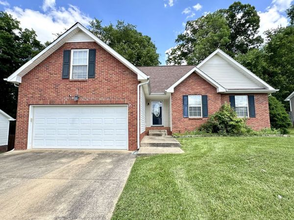 1641 Cedar Springs Cir, Clarksville, TN 37042