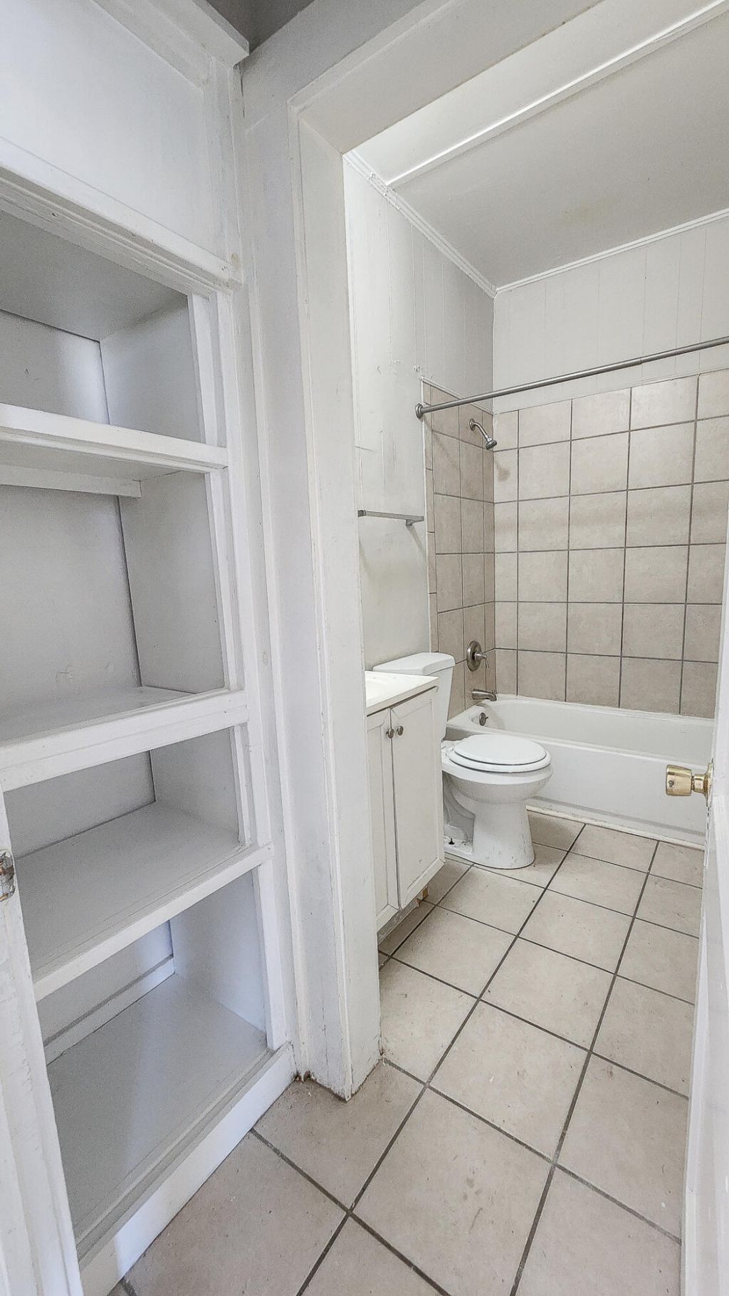 1902 Iris Street Photo 11