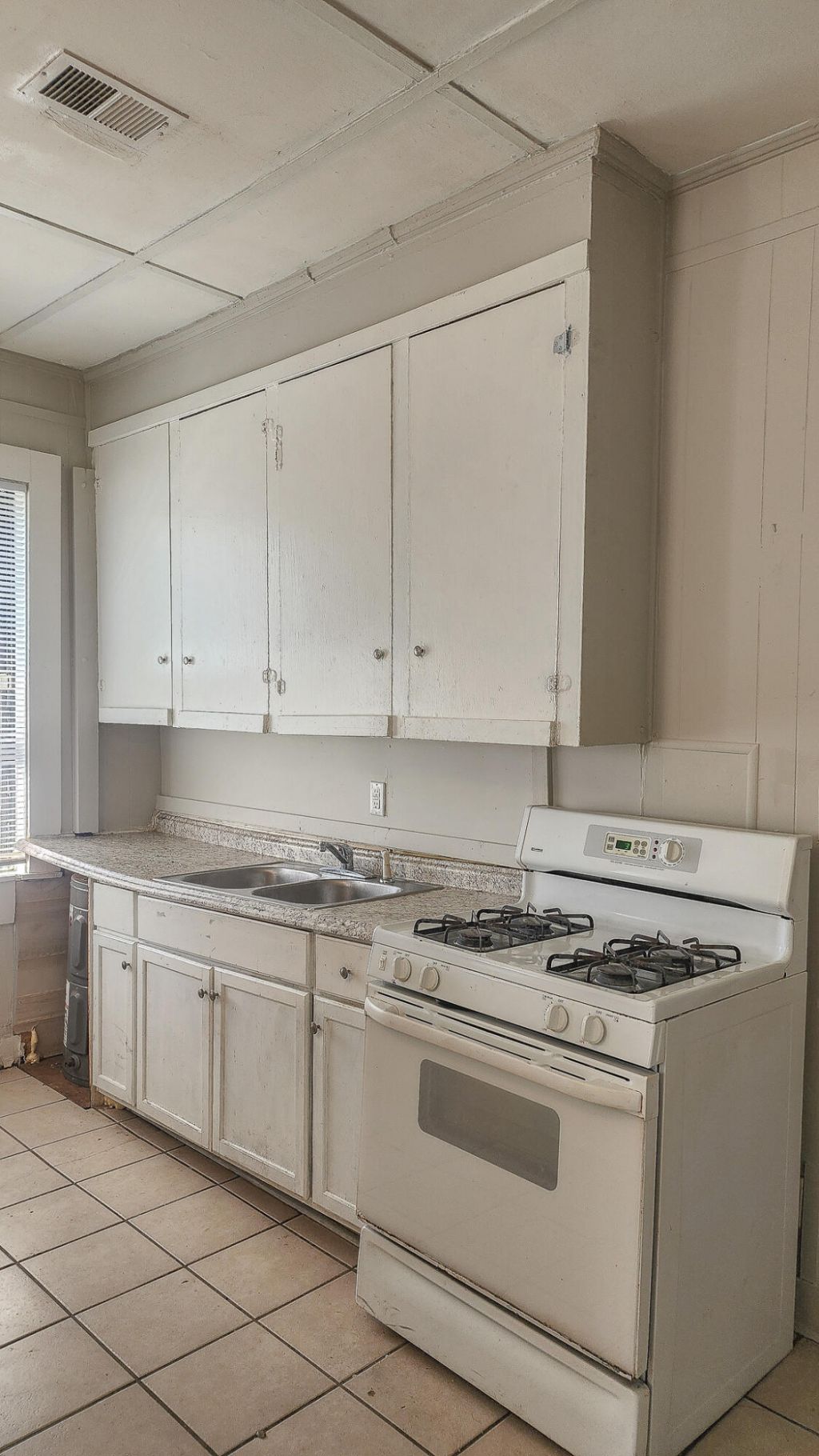 1902 Iris Street Photo 4