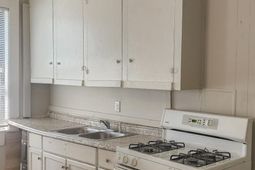 1902 Iris Street photo 4