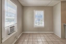 1902 Iris Street photo 4