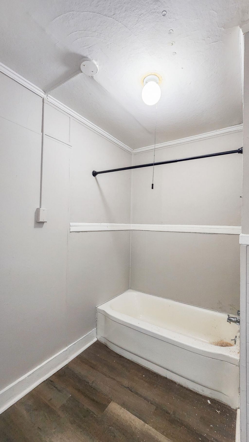 1902 Iris Street Photo 9