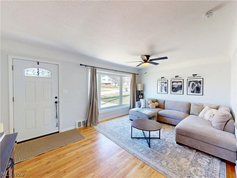 5406 Karen Isle Drive, Willoughby, OH 44094 Photo 4