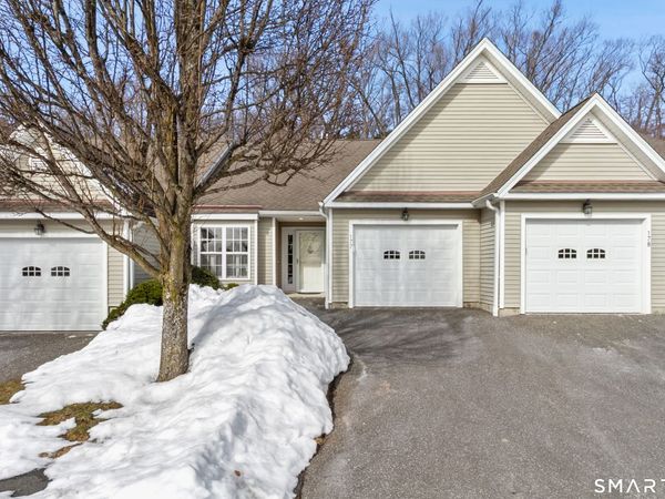 177 Julia, Unit 177, Newtown, CT 06482