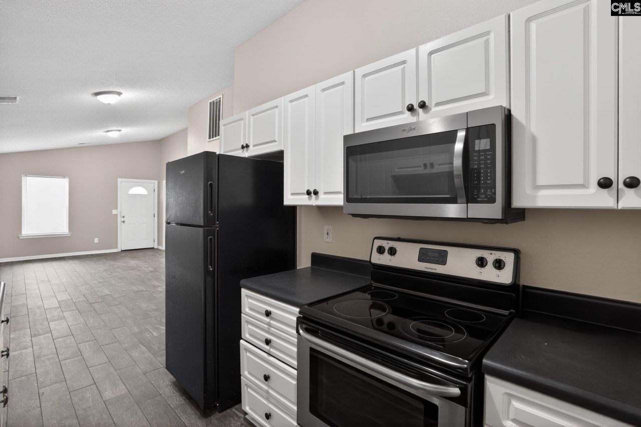 200 Kingston Trace Road  Photo 10