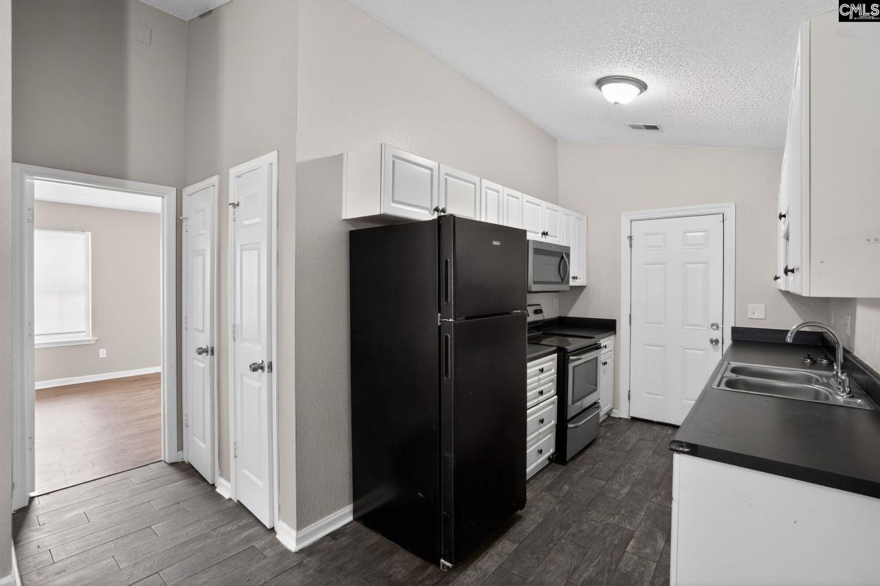 200 Kingston Trace Road  Photo 11