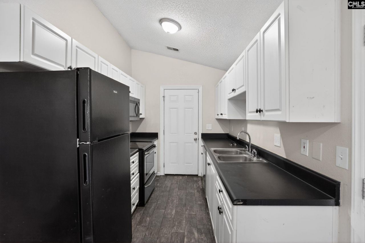 200 Kingston Trace Road  Photo 12