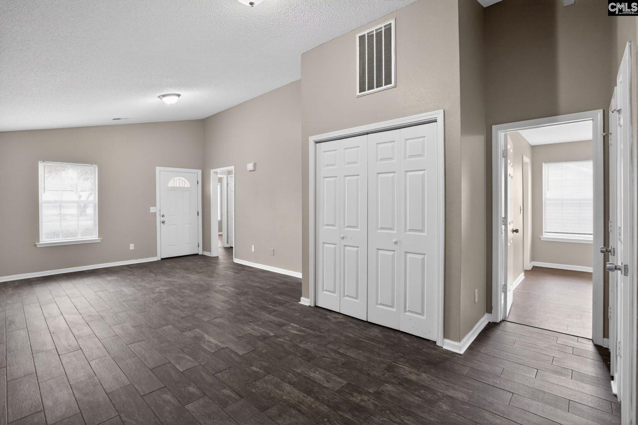 200 Kingston Trace Road  Photo 5