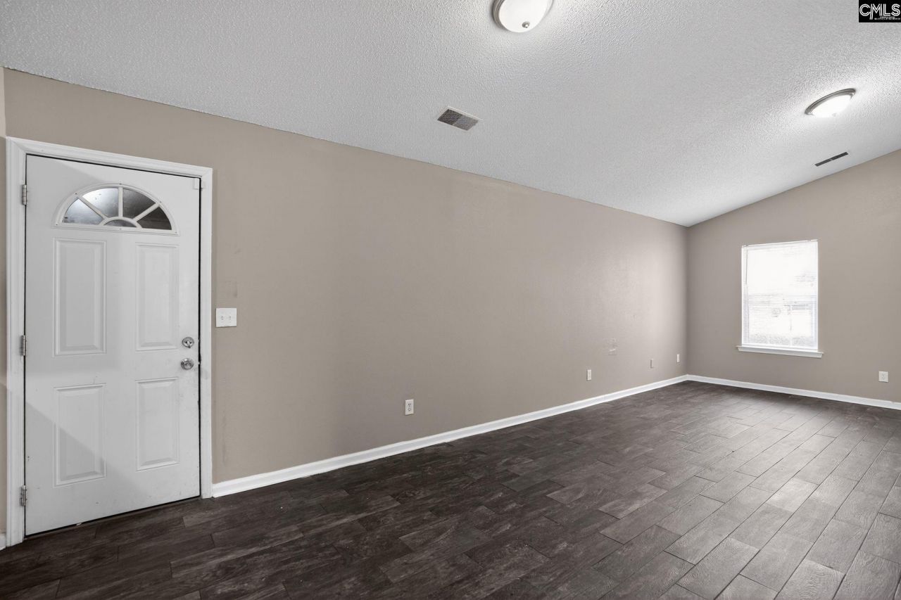 200 Kingston Trace Road  Photo 6