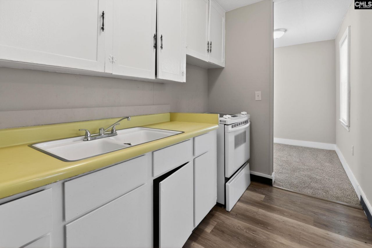 517 Johnson Avenue Photo 16