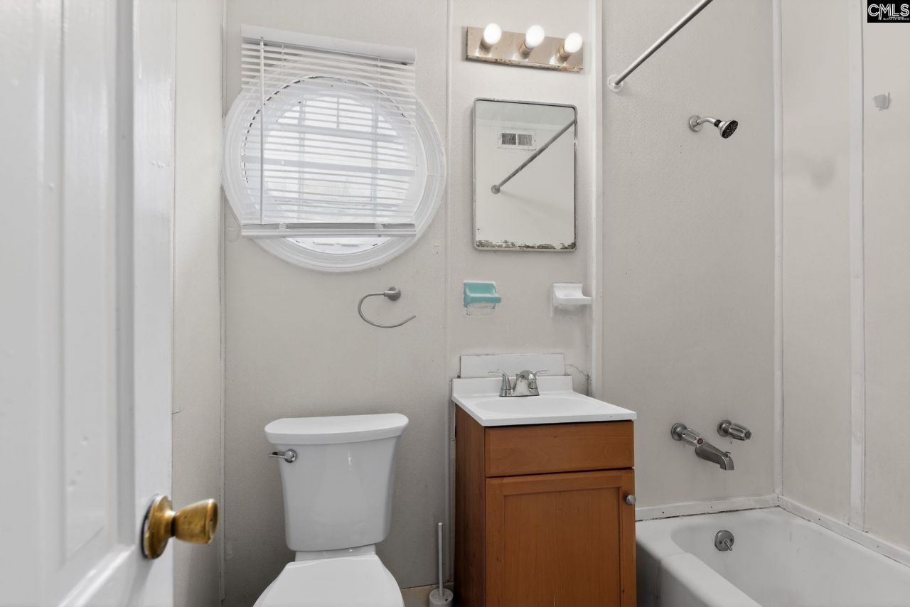 517 Johnson Avenue Photo 24