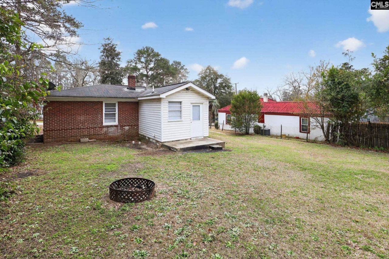 517 Johnson Avenue Photo 6