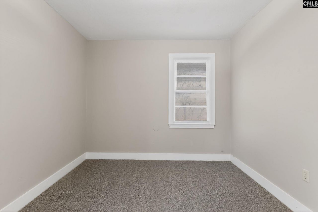 517 Johnson Avenue Photo 9