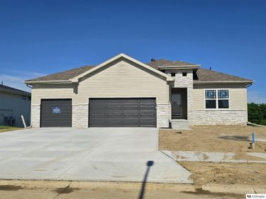 11108 N 173 Street, Bennington, NE 68007
