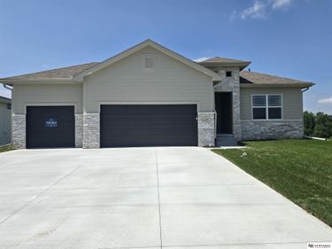 11108 N 173 Street, Bennington, NE 68007