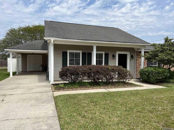 2038 E Catalpa St, Gonzales, LA 70737