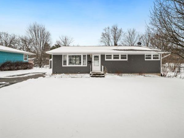 228 W Taylor Street , DeKalb, IL 60115