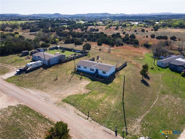 809 Crest Ct, Copperas Cove, TX 76522