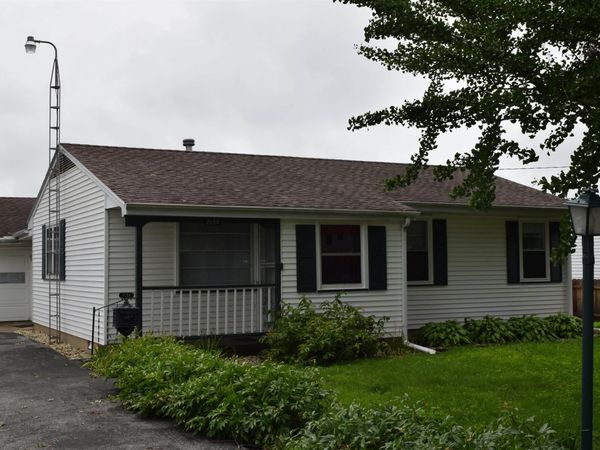 2134 NEWCOMER Drive, Galesburg, IL 61401