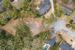 1042 Chambers Lane photo 4