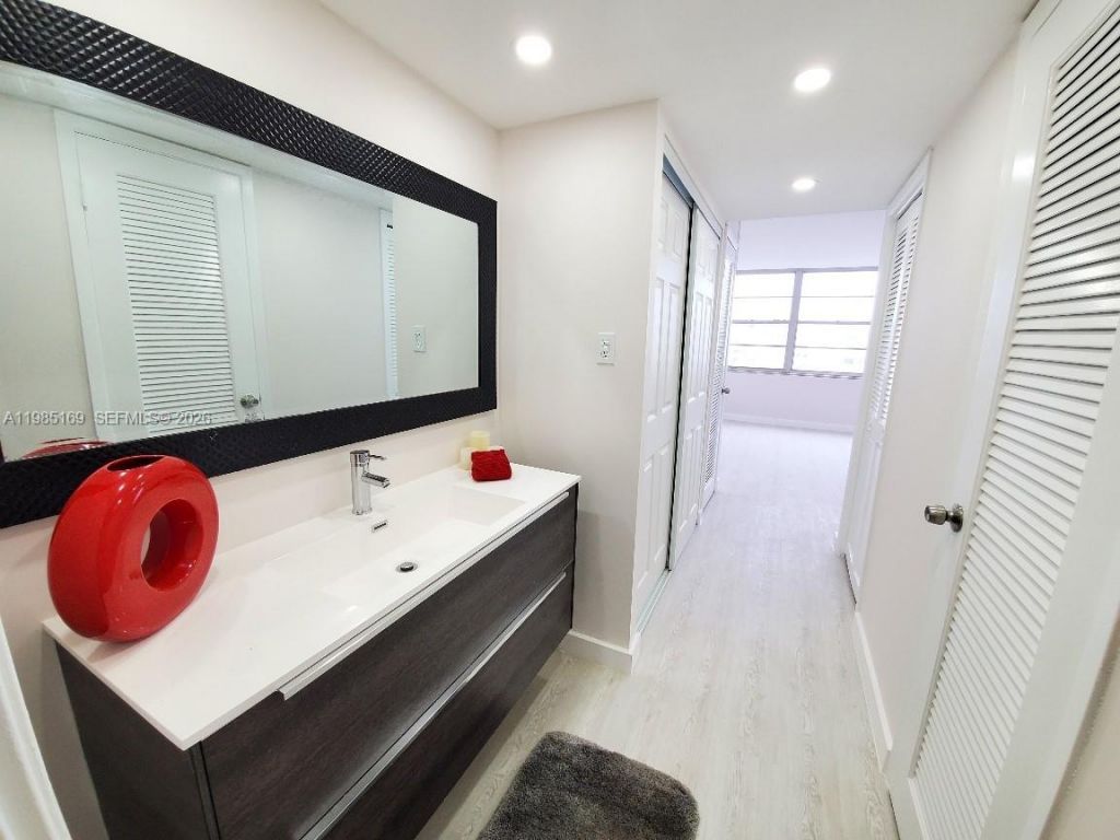 18011 Biscayne Blvd, Unit 503, Aventura, FL 33160 Photo