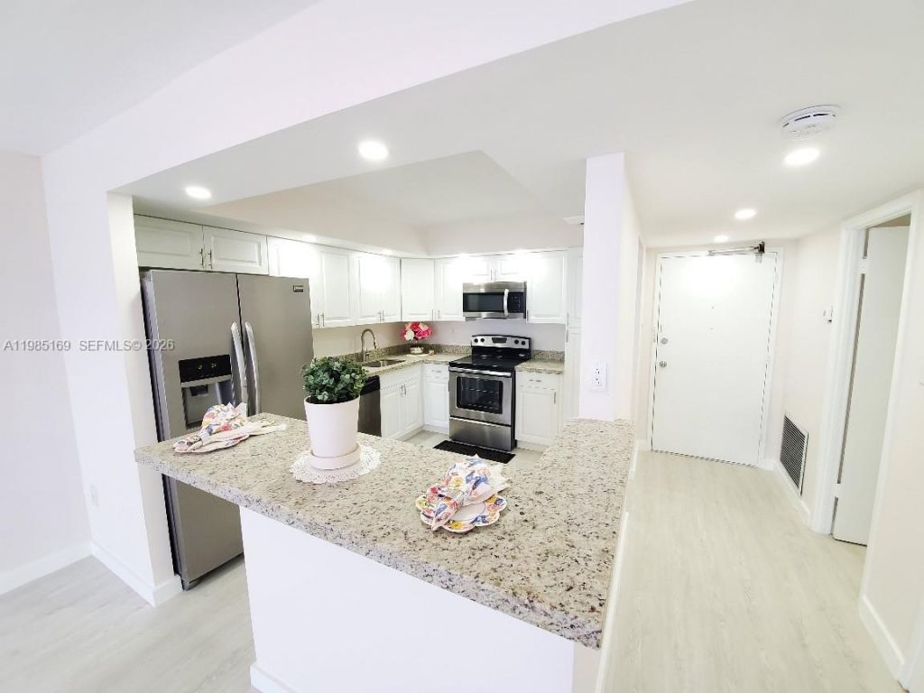 18011 Biscayne Blvd, Unit 503, Aventura, FL 33160 Photo