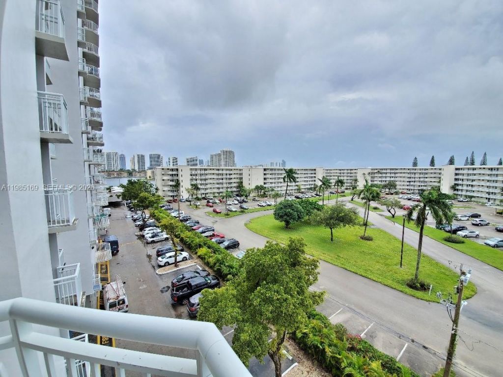 18011 Biscayne Blvd, Unit 503, Aventura, FL 33160 Photo